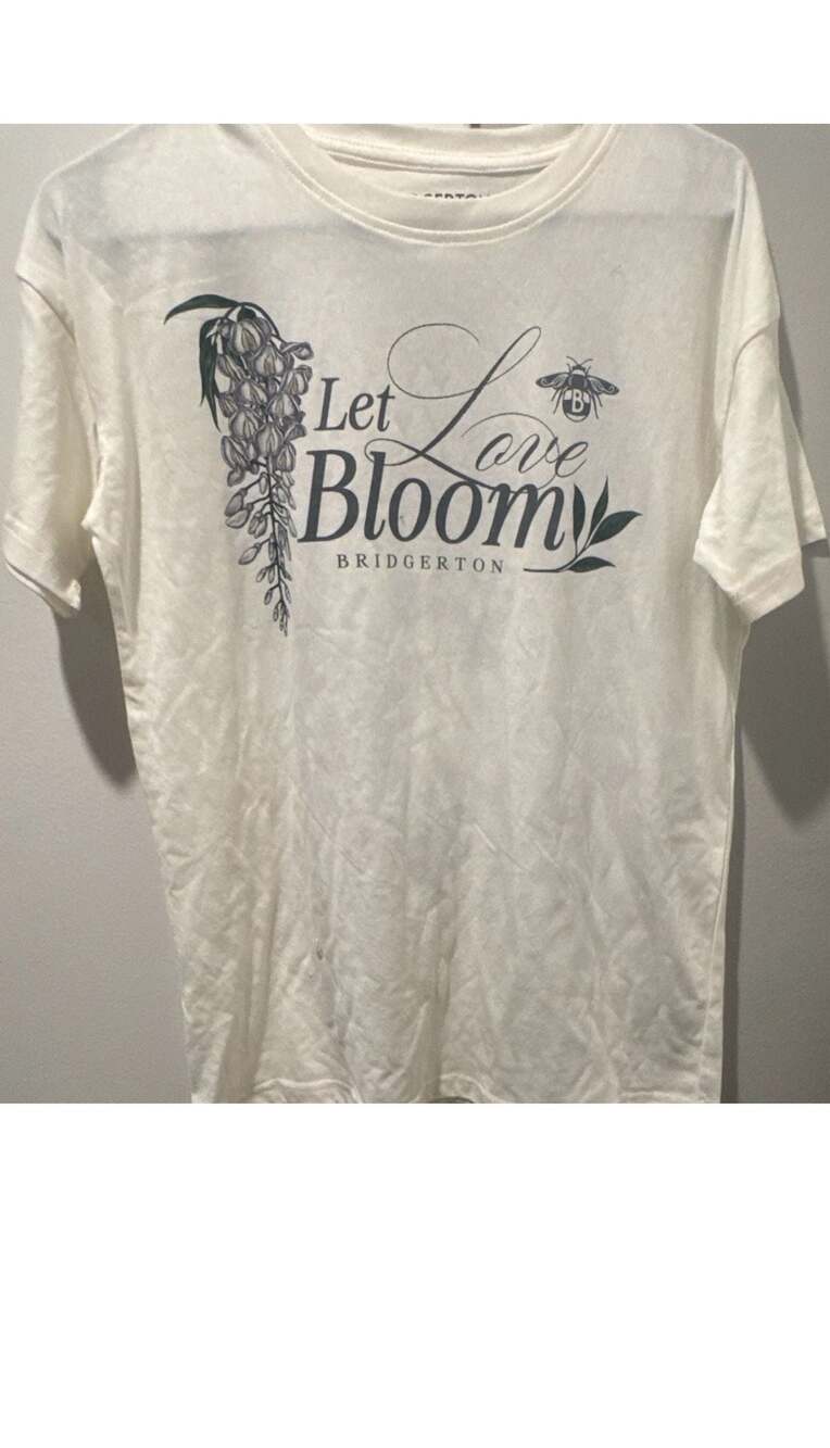 Bridgerton Let Love Bloom Graphic T-Shirt Size XS